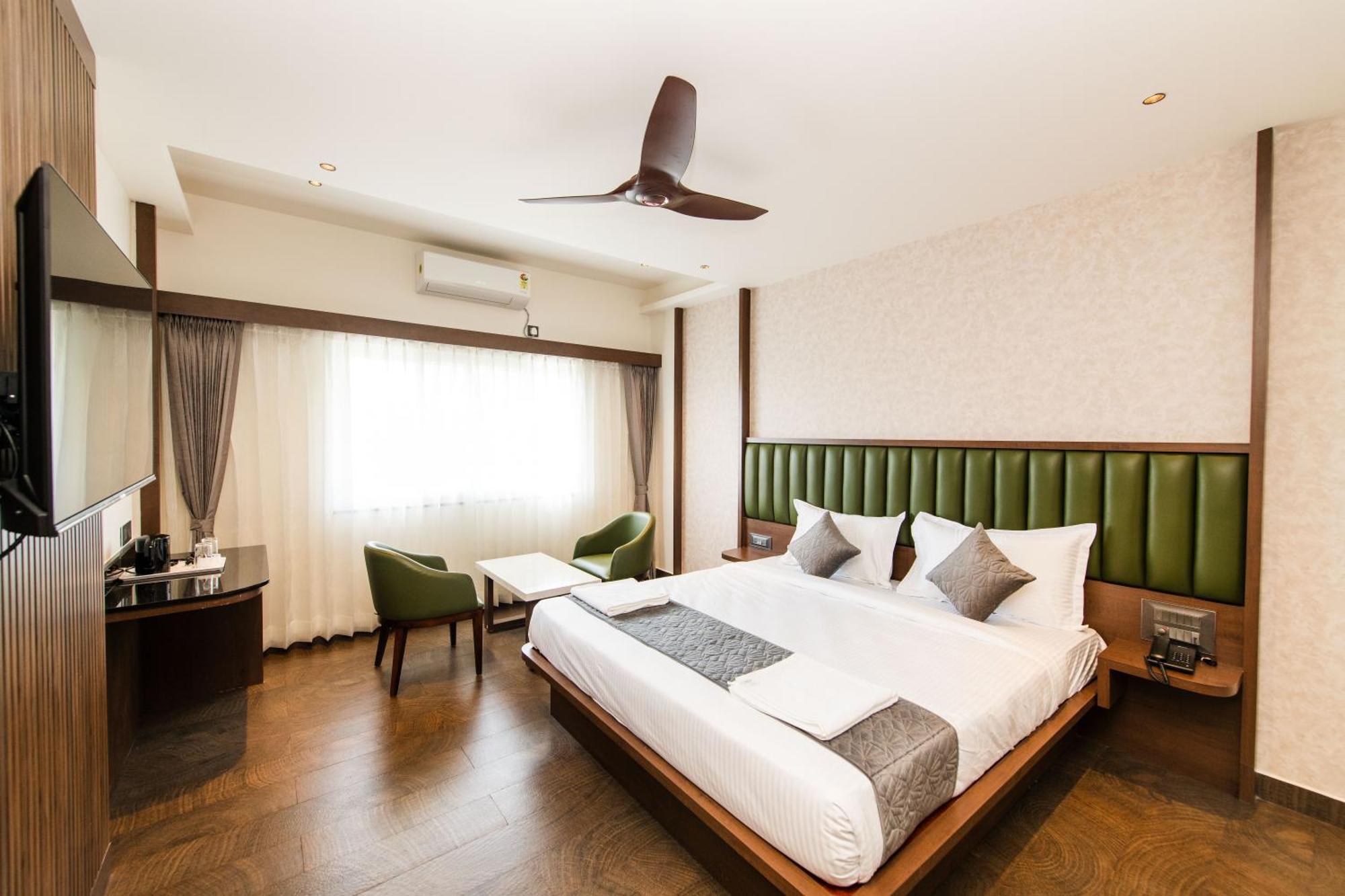 Hotel Mysore Radiance Exterior photo